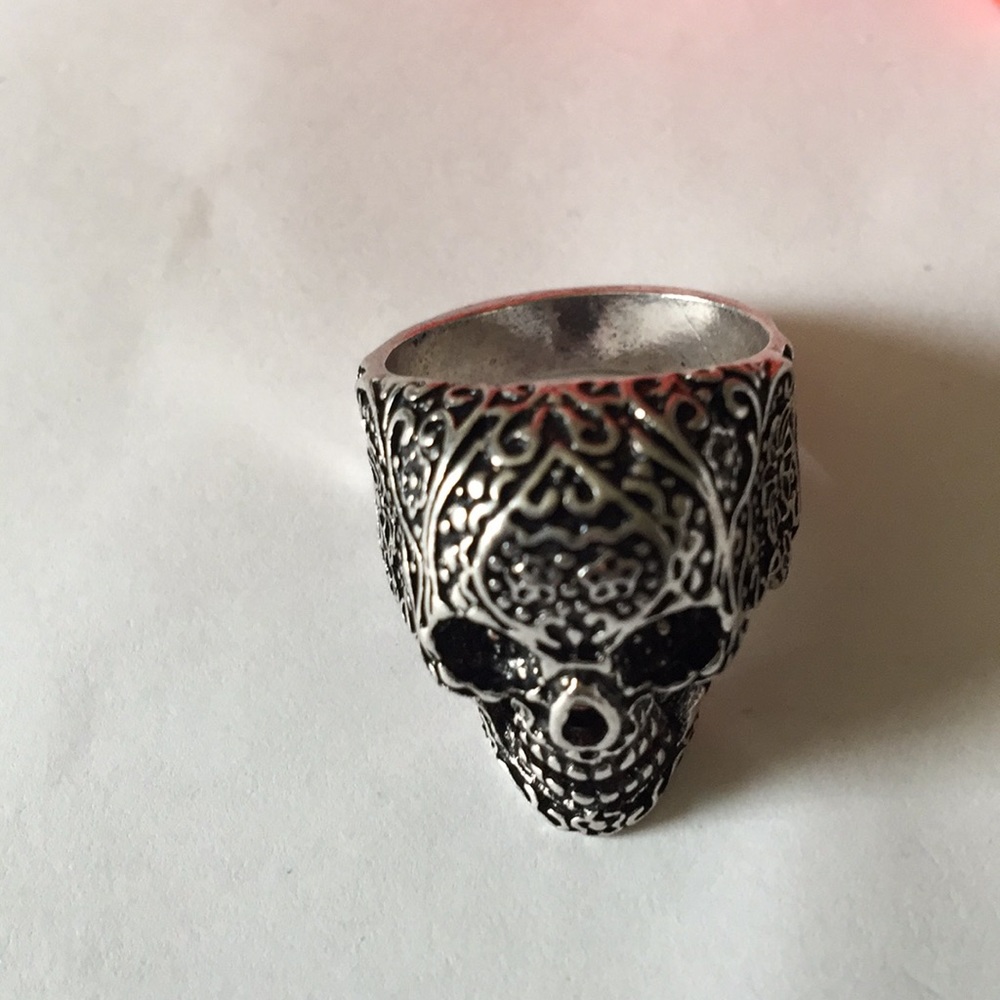 Skull engraved ring - Picture 3 of 6
